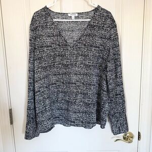 Nordstrom Black White Printed V-Neck Top